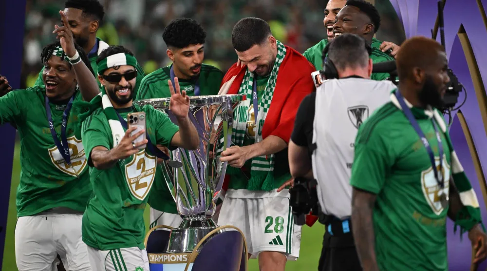 الأهلي احتفل بالتتويج الآسيوي للمرة الثانية على التوالي (تصوير: علي خمج) 