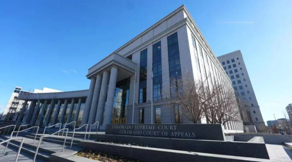 صورة توضيحية لمبنى رالف كار القضائي الذي يضم المحكمة العليا ومحكمة الاستئناف بولاية كولورادو دنفر (أ.ب)