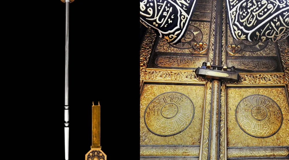 باب ومفتاح الكعبة المشرفة ومفتاح الغرفة العليا داخل الكعبة (إدارة المعرض)