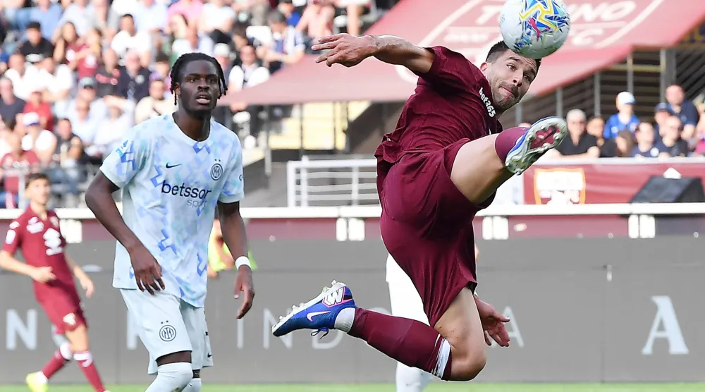 إنتر ميلان تعادل مع تورينو في ملعبه (إ.ب.أ)