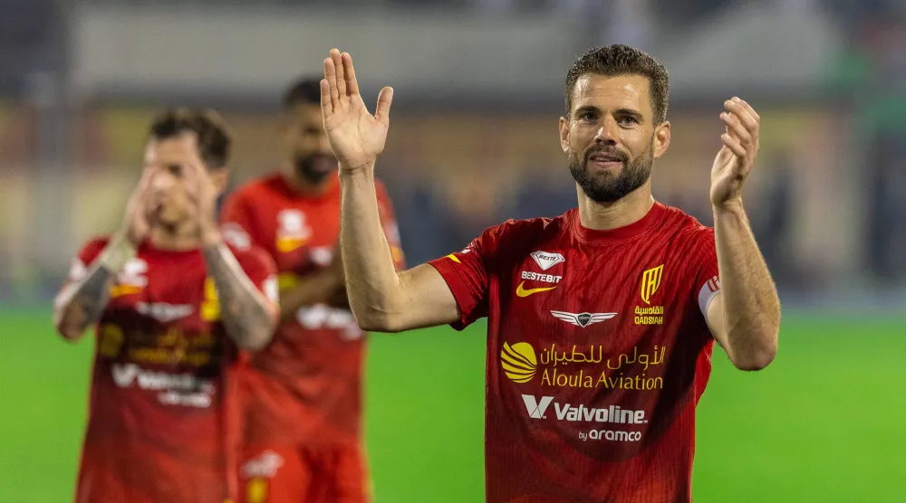 ناتشو يحتفل بعد أحد انتصارات القادسية (تصوير: عيسى الدبيسي)