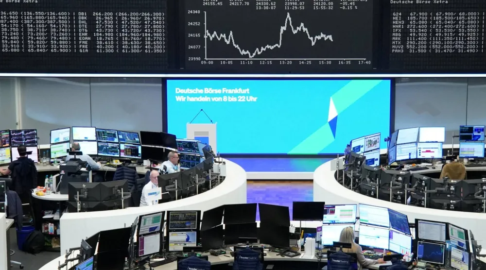رسم بياني لمؤشر أسعار الأسهم الألماني «داكس» في بورصة فرانكفورت (رويترز)