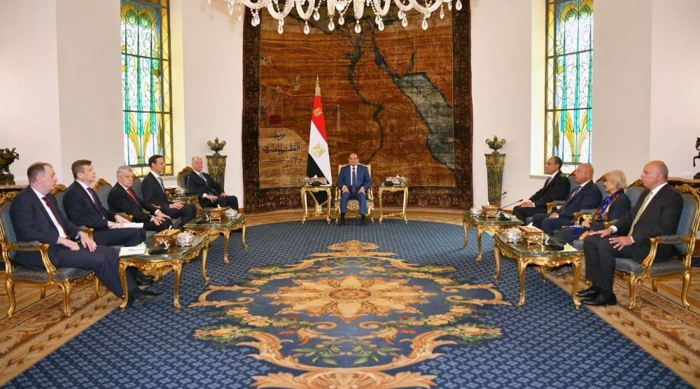 محادثات الرئيس عبد الفتاح السيسي مع نيكولاي باتروشيف في القاهرة يوم الاثنين (الرئاسة المصرية)