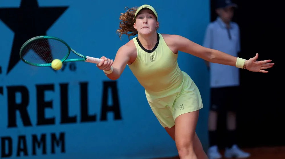 الروسية ميرا أندرييفا تتألق في مدريد (أ.ف.ب)