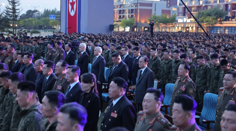 جانب من حفل تأبيني للجنود المقتولين أُقيم في متحف المآثر القتالية التابع لقيادة العمليات العسكرية الخارجية في بيونغ يانغ (أ.ف.ب)