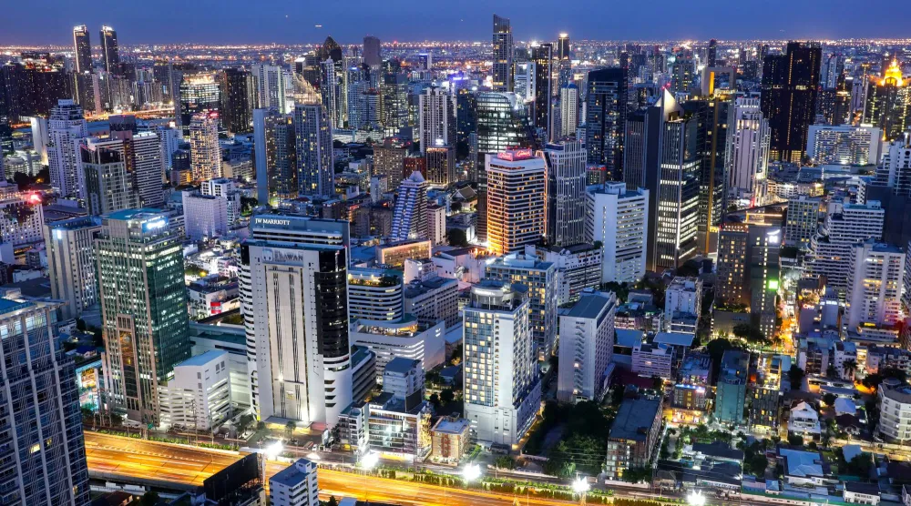 أُفق مدينة بانكوك خلال غروب الشمس (رويترز)