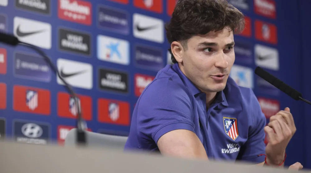 جوليان ألفاريز (إ.ب.أ)