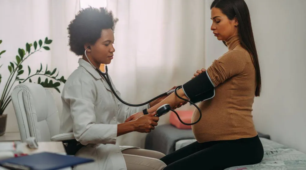 المتابعة الدقيقة من أهم عوامل الحد من مخاطر تسمم الحمل (مستشفى سيدرز سايناي)