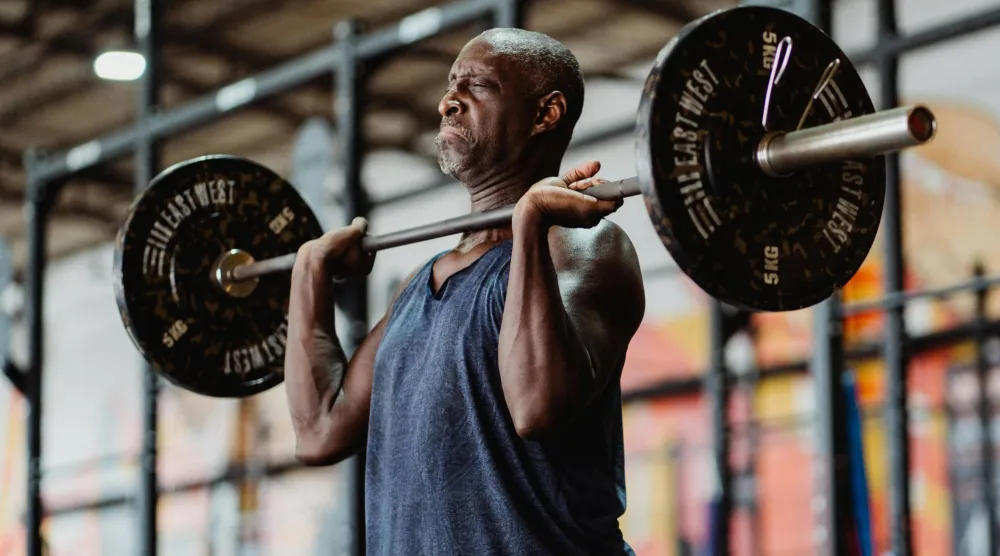 تمارين المقاومة تُعدّ الوسيلة الأعلى فاعلية لبناء العضلات والحفاظ عليها (بيكسلز)