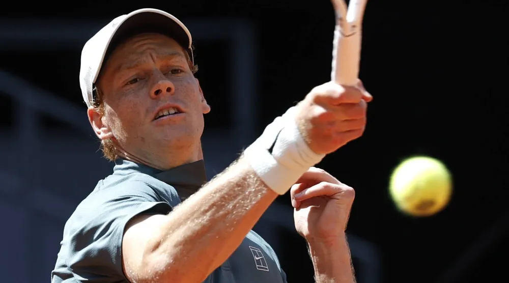 الإيطالي يانيك سينر (إ.ب.أ)