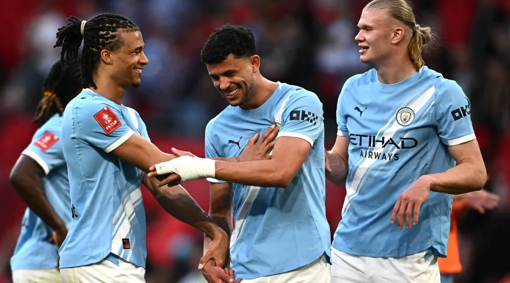 نهاية موسم شاقة لمانشستر سيتي (رويترز) 