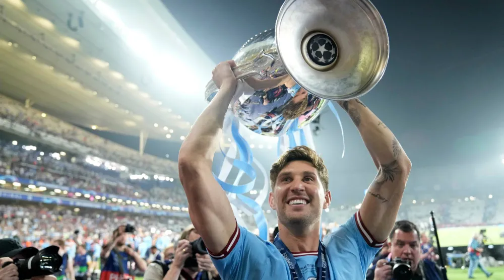 جون ستونز مدافع مانشستر سيتي (أ.ب)