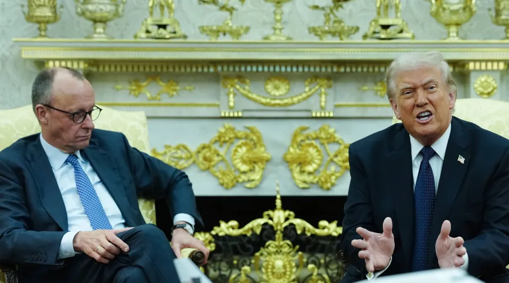 الرئيس الأميركي دونالد ترمب يلتقي بالمستشار الألماني فريدريش ميرتس في البيت الأبيض بالعاصمة واشنطن 3 مارس 2026 (د.ب.أ) 