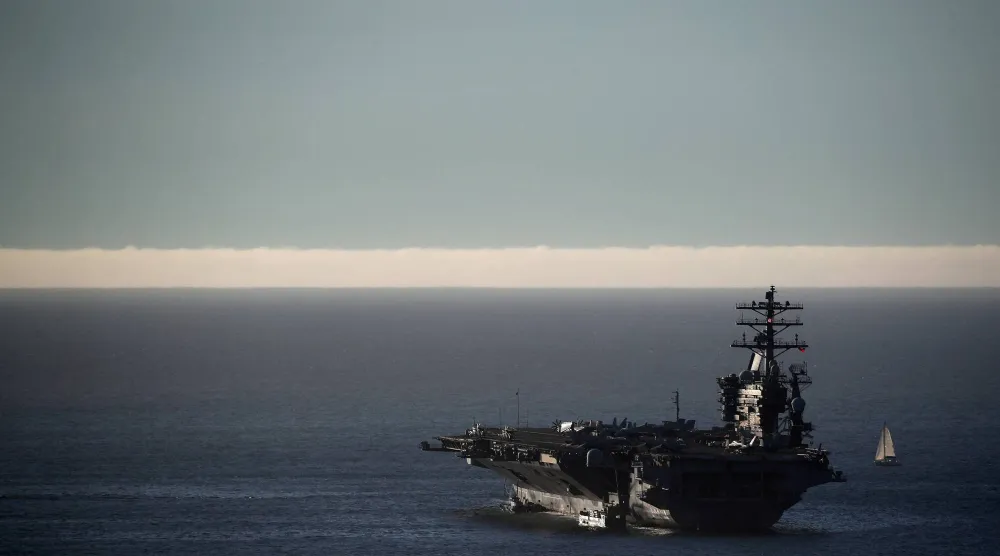 حاملة الطائرات الأميركية «نيميتز» خلال مناورة أجرتها الأسبوع الماضي مع البحرية التشيلية (رويترز)