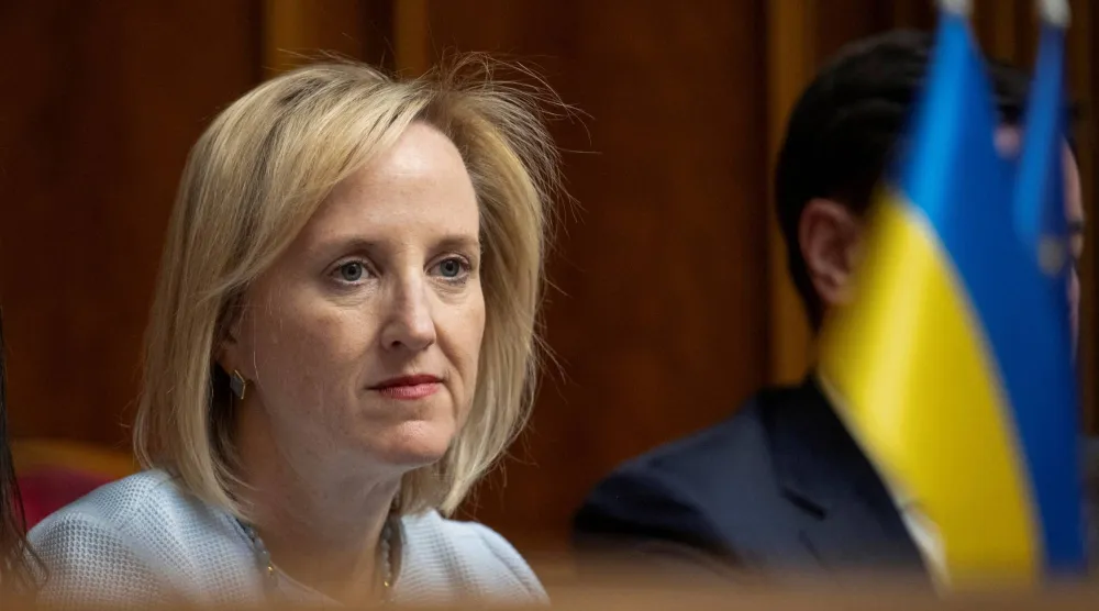  القائمة بالأعمال الأميركية في أوكرانيا جولي ديفيس (أرشيفية - رويترز)