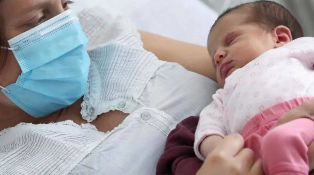 الأطفال الذين يتعرضون لمستويات عالية من تلوث الهواء في الحمل يستغرقون وقتاً أطول لتعلم الكلام (رويترز)