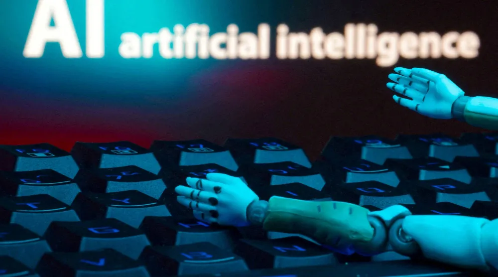 مؤيدو الذكاء الاصطناعي يرون أنه يحمل إمكانات هائلة لإحداث ثورة في الطب (رويترز)