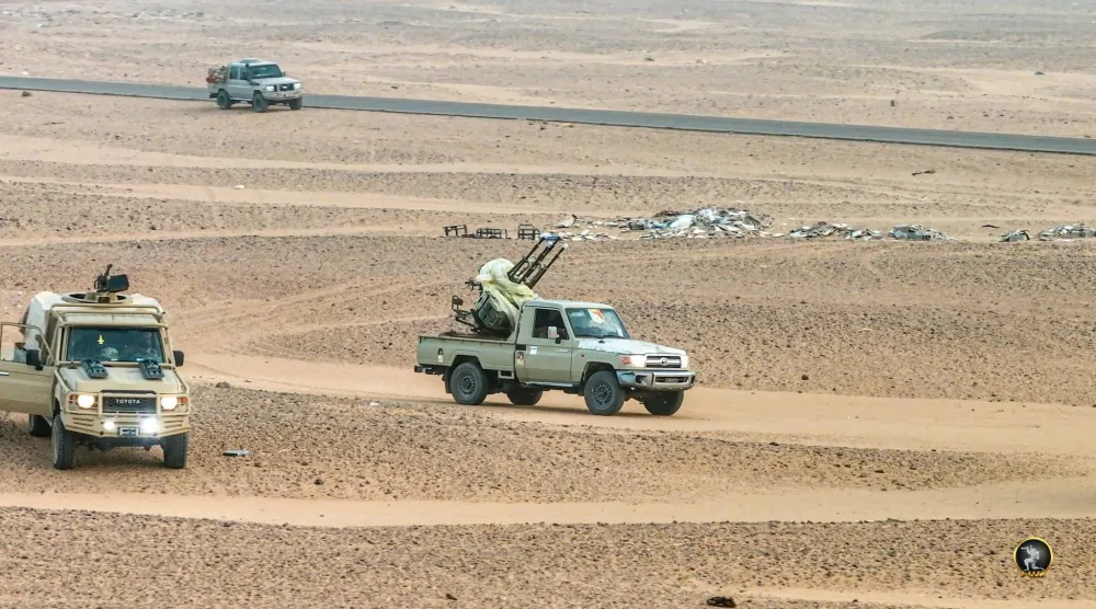 آليات عسكرية في دورية على الحدود الجنوبية الغربية الليبية (إعلام القيادة العامة)