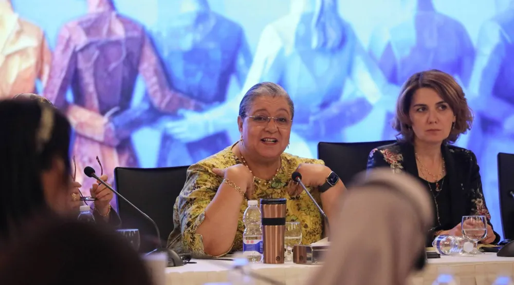 تيتيه في اجتماع مع نساء ليبيات خلال إحياء اليوم الوطني للمرأة الليبية الأحد الماضي (البعثة الأممية)