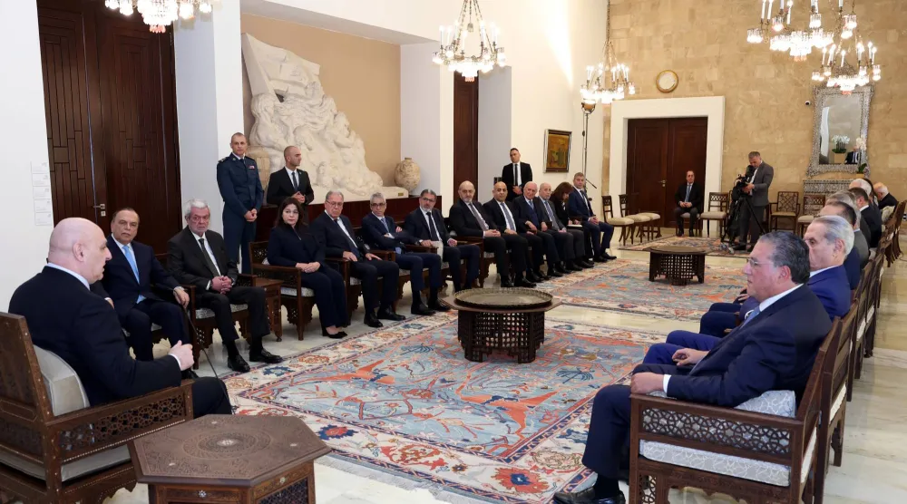 الرئيس عون مستقبلاً وفد الهيئات الاقتصادية