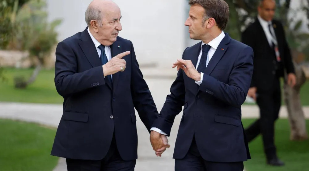 من لقاء سابق بين الرئيسين الجزائري والفرنسي قبل توتر العلاقات بين البلدين (الرئاسة الجزائرية)