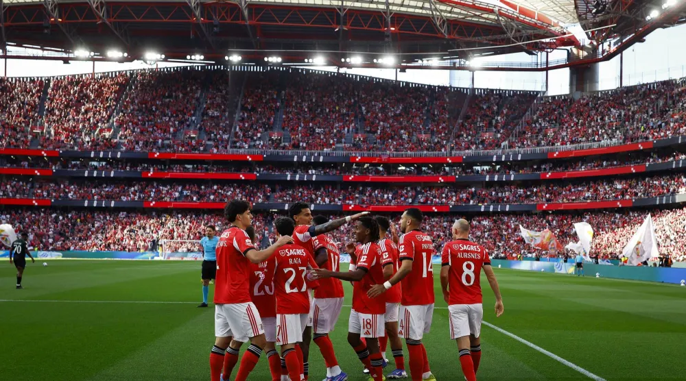 نادي بنفيكا من الجهات التي ادعت تضررها من تسريبات «فوتبول ليكس» (إ.ب.أ)