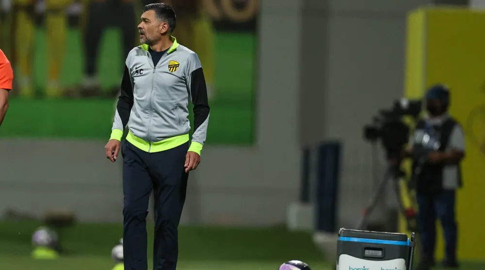 البرتغالي سيرجيو كونسيساو مدرب فريق الاتحاد (تصوير: سعد العنزي) 