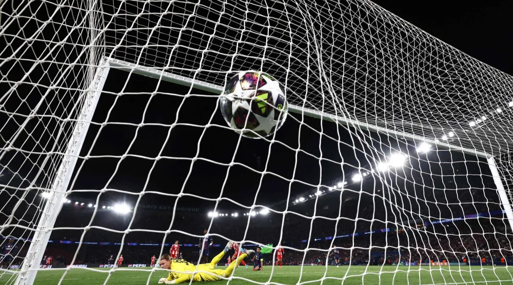 هدف دياز الرابع للبايرن في شباك سان جيرمان سيرفع من إثارة مباراة الأياب (ا ف ب)