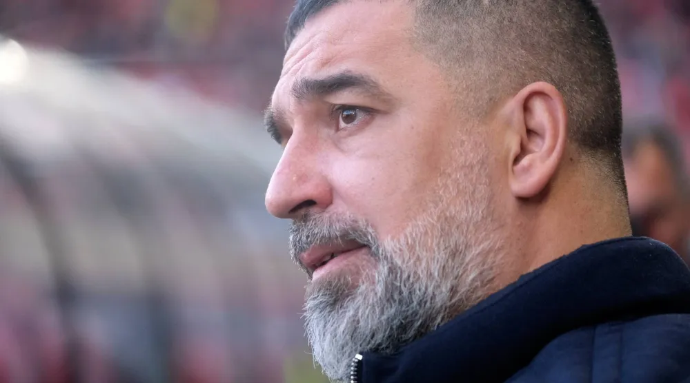 أردا توران المدير الفني لشاختار دونيتسك الأوكراني (أ.ب)