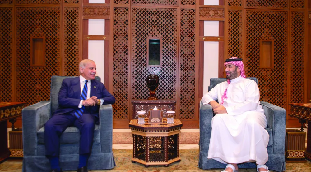 
ولي العهد السعودي الأمير محمد بن سلمان خلال لقائه رئيس الوزراء الباكستاني محمد شهباز شريف في جدة... 12 مارس 2026 (واس)