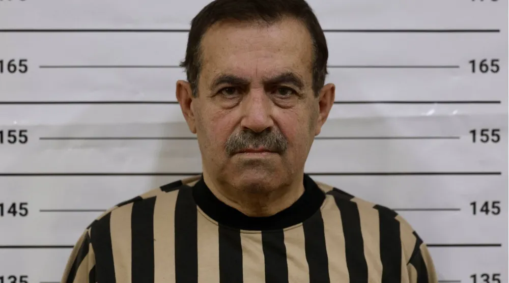 صورة نشرها وزير الداخلية السوري أنس خطاب على «إكس» لعدنان عبود حلوة أحد أبرز الضباط المسؤولين عن «مجزرة الكيماوي» بالغوطة