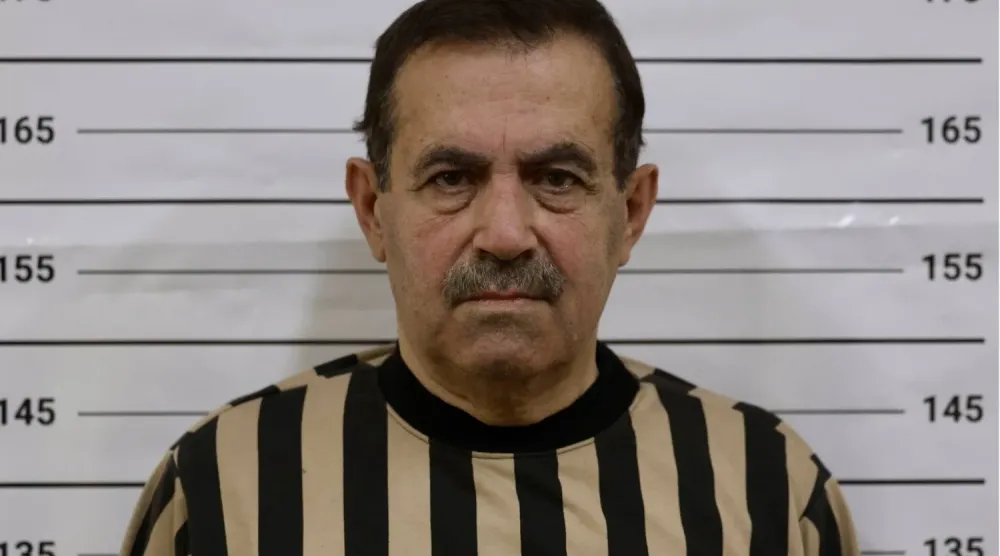 Suriye İçişleri Bakanı Enes Hattab’ın X platformunda paylaştığı fotoğrafta, Guta’daki kimyasal katliamın başlıca sorumlularından Adnan Halva görülüyor.