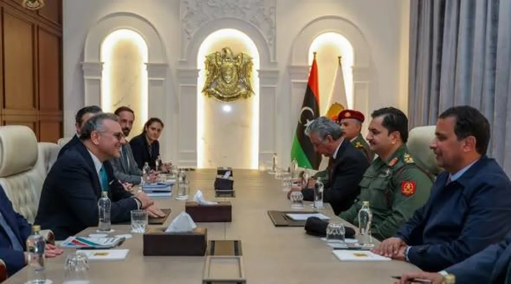 صدام حفتر مستقبلاً بولس في بنغازي يناير الماضي (القيادة العامة)