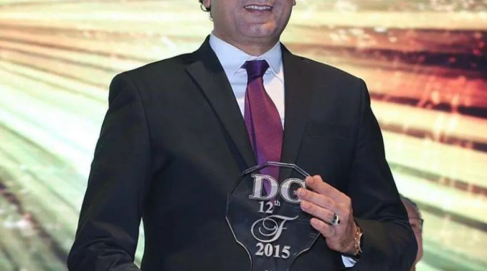 وفيق يرى أن طول قامته أدى إلى تأخره فنياً (الشرق الأوسط)