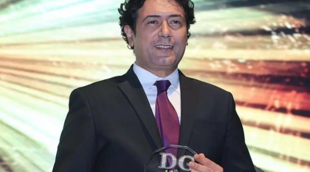 وفيق يرى أن طول قامته أدى إلى تأخره فنياً (الشرق الأوسط)