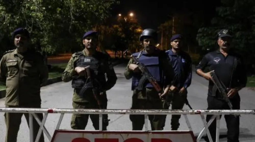 Kalibaf, "üst düzey" bir heyetle ve "şaşırtıcı" şartlarla İslamabad'a geldi... Washington "manipülasyona" karşı uyarıda bulundu