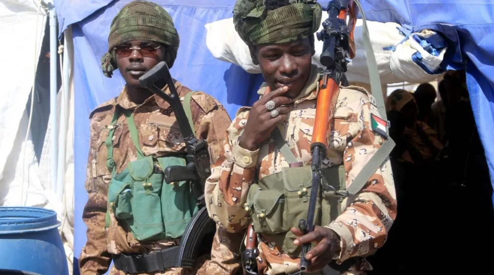 HDK’nın Darfur bölgesi vilayetleri üzerindeki neredeyse tam hakimiyeti, söz konusu hareketleri kendi coğrafyaları, tarihi dayanakları ve özgün ortamlarının dışında savaşmak zorunda bıraktı (AFP)