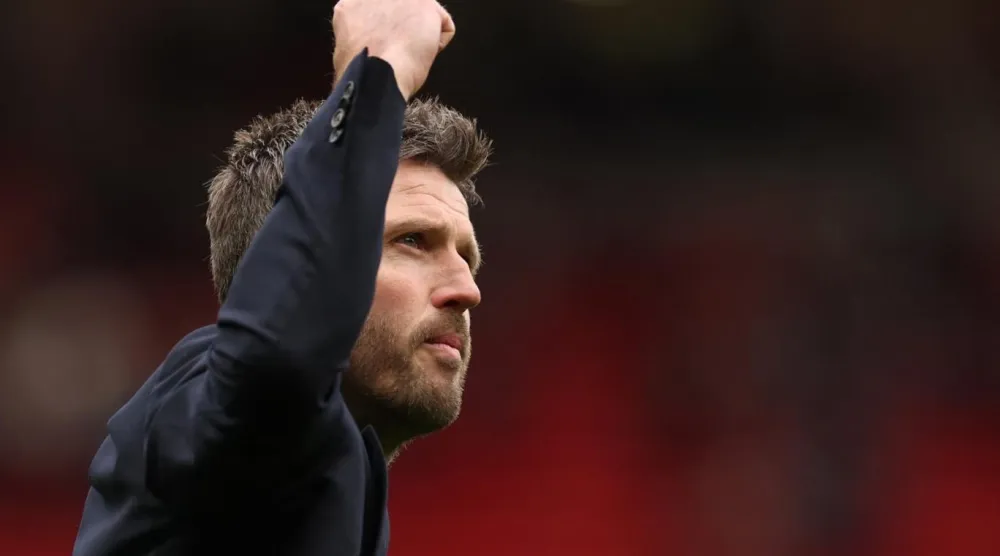 Michael Carrick yönetimindeki Manchester United, Liverpool'u 3-2 yendi (Reuters)