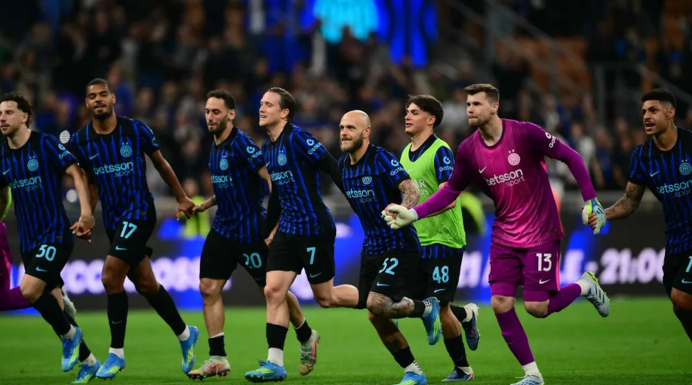 إنتر ميلان يخطو نحو حسم لقب الدوري الإيطالي عبر بوابة بارما (أ.ف.ب)