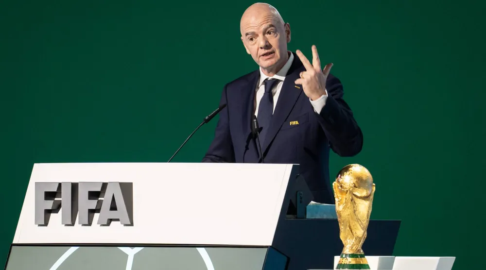 إيران اتهمت فيفا بعدم اتخاذ إجراءات ضد إهانتها وتحقيرها (د.ب.أ)