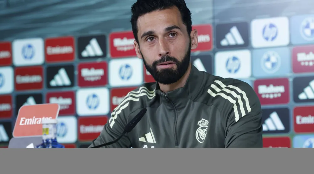 ألفارو أربيلوا المدير الفني لفريق ريال مدريد الإسباني (إ.ب.أ)