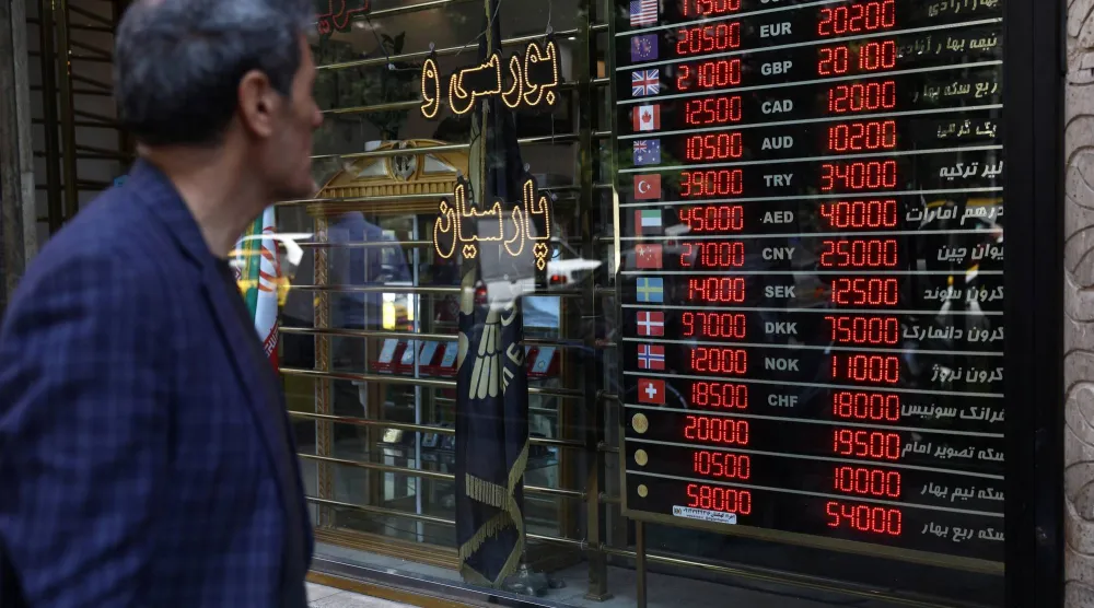 إيران بين عودة النار واستمرار الحصار