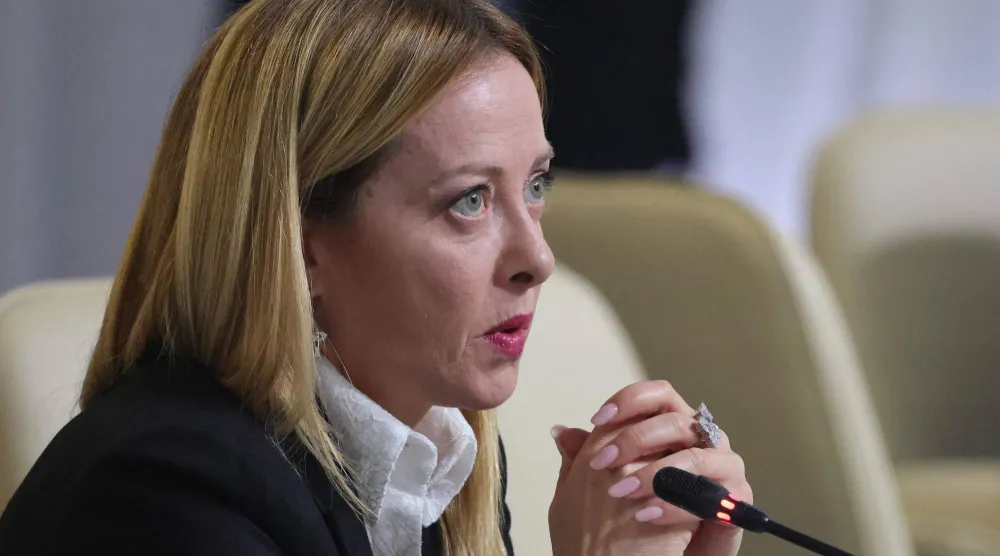 رئيسة وزراء إيطاليا جورجيا ميلوني خلال اجتماع التحالف الأوروبي لمكافحة المخدرات خلال القمة الثامنة لـ«المجموعة السياسية الأوروبية» في يريفان 4 مايو الحالي (أ.ف.ب)