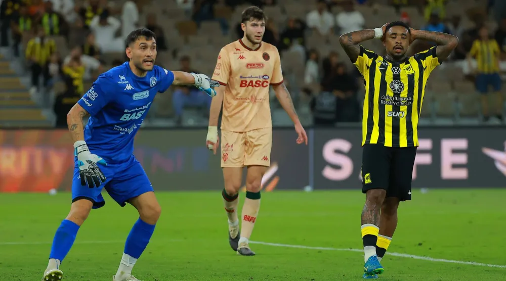 بات الاتحاد مهدداً بفقدان المركز المؤهل لدوري أبطال آسيا للنخبة (تصوير: محمد المانع) 