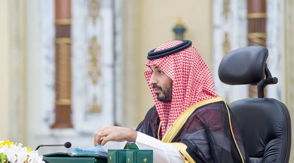 (foto altı) Suudi Arabistan Başbakanı ve Veliaht Prensi Muhammed bin Selman, Cidde’de gerçekleşen Bakanlar Kurulu toplantısına başkanlık ederken (SPA)