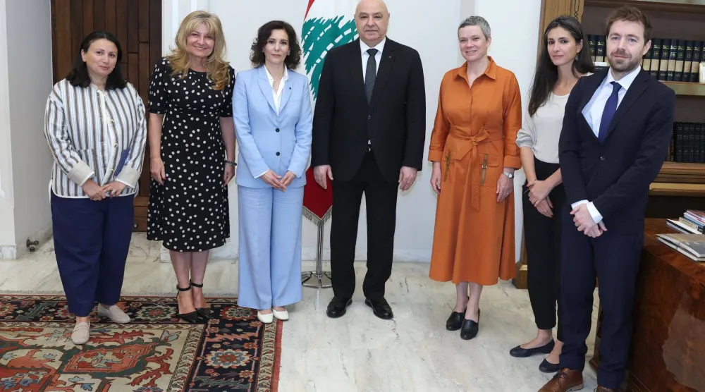 الرئيس اللبناني يستقبل المفوضة الأوروبية للمساواة والجاهزية وإدارة الأزمات حجّة لحبيب والوفد المرافق (الرئاسة اللبنانية)