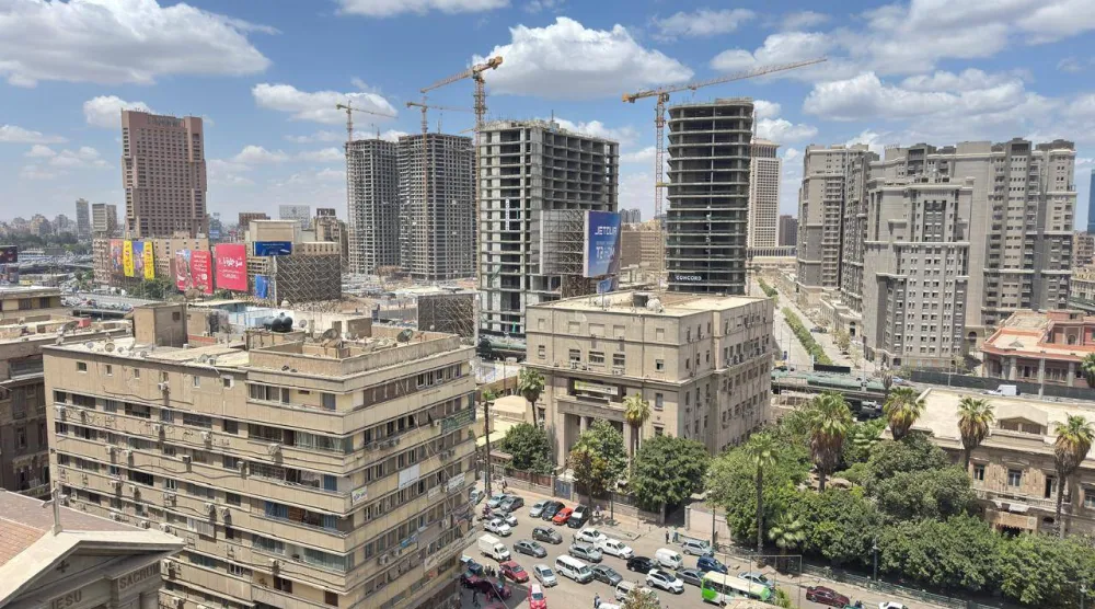أعمال إنشائية في عمارات بوسط القاهرة (تصوير: عبد الفتاح فرج)