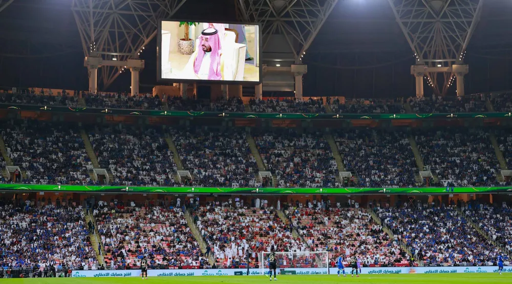 أرضية «ملعب الإنماء» كما بدت خلال النهائي الكبير (تصوير: محمد المانع)