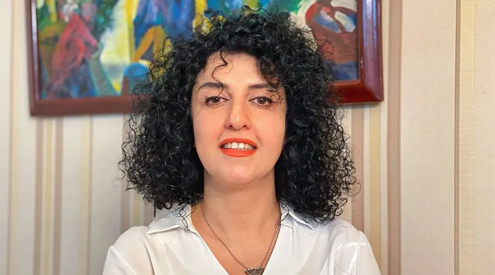 الناشطة الإيرانية نرجس محمدي (أ.ف.ب)