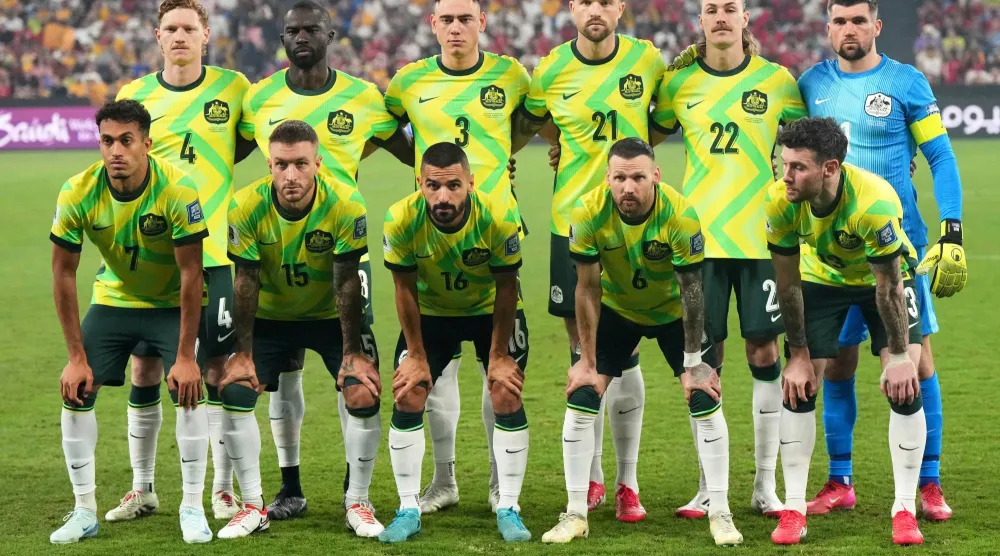 المنتخب الأسترالي قبل مباراتهم التأهيلية لكأس العالم لكرة القدم ضد إندونيسيا (أ.ب)